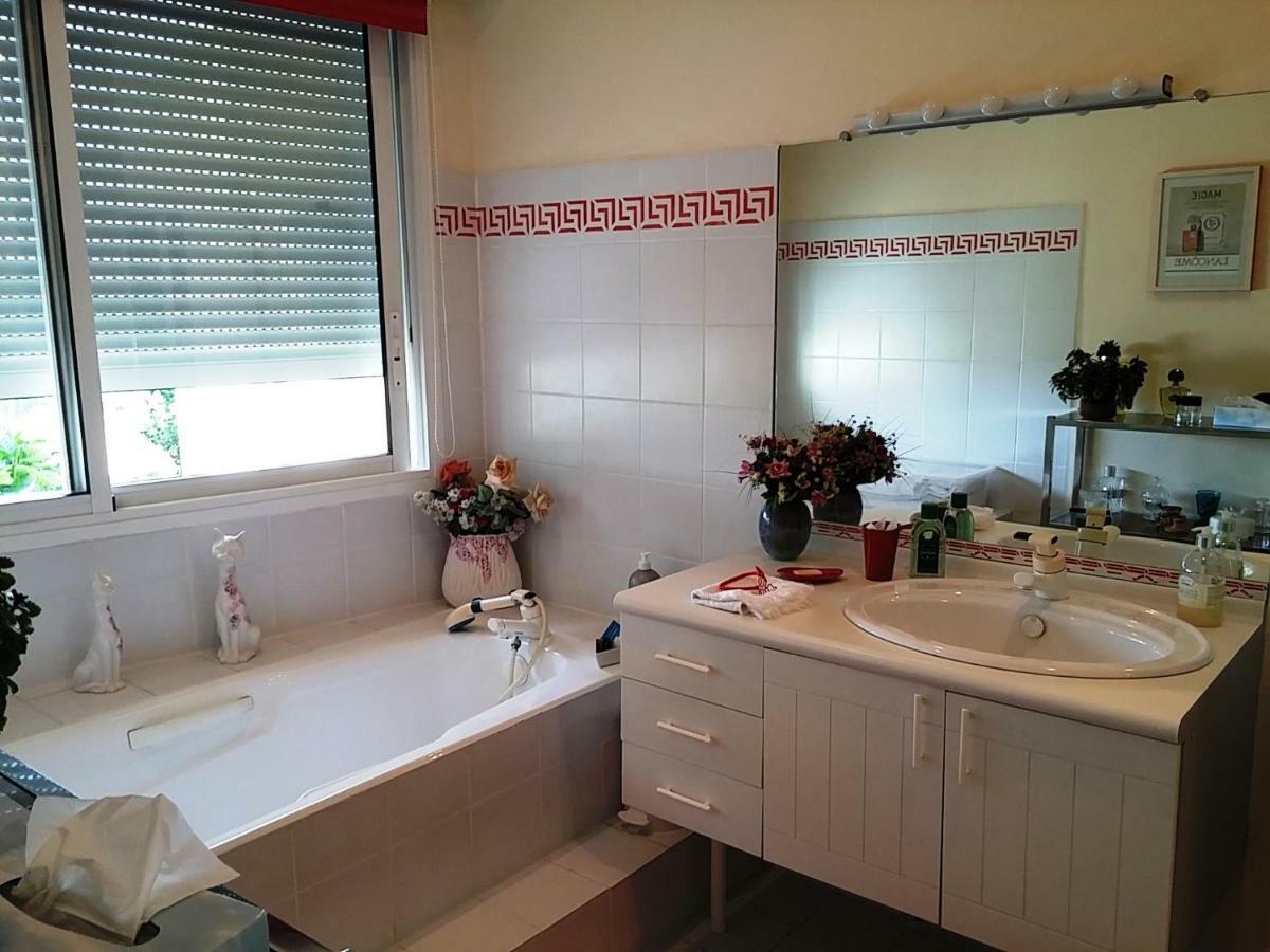 Les 4 Elements St Emilion Bed & Breakfast Branne  Екстериор снимка